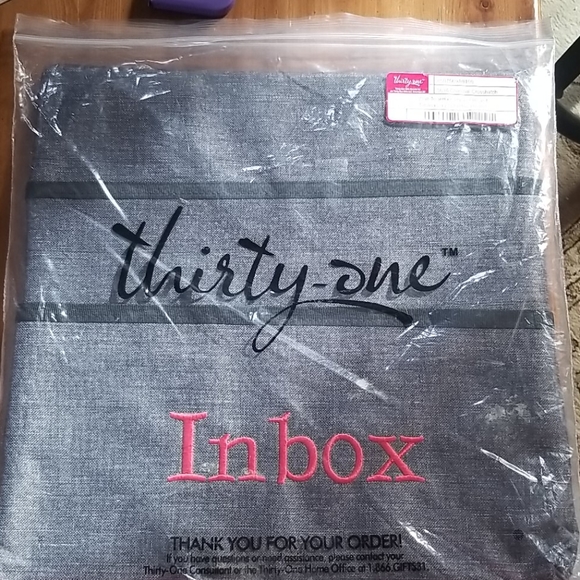 Thirty One Wall Together Pocket Board - Picture 1 of 3